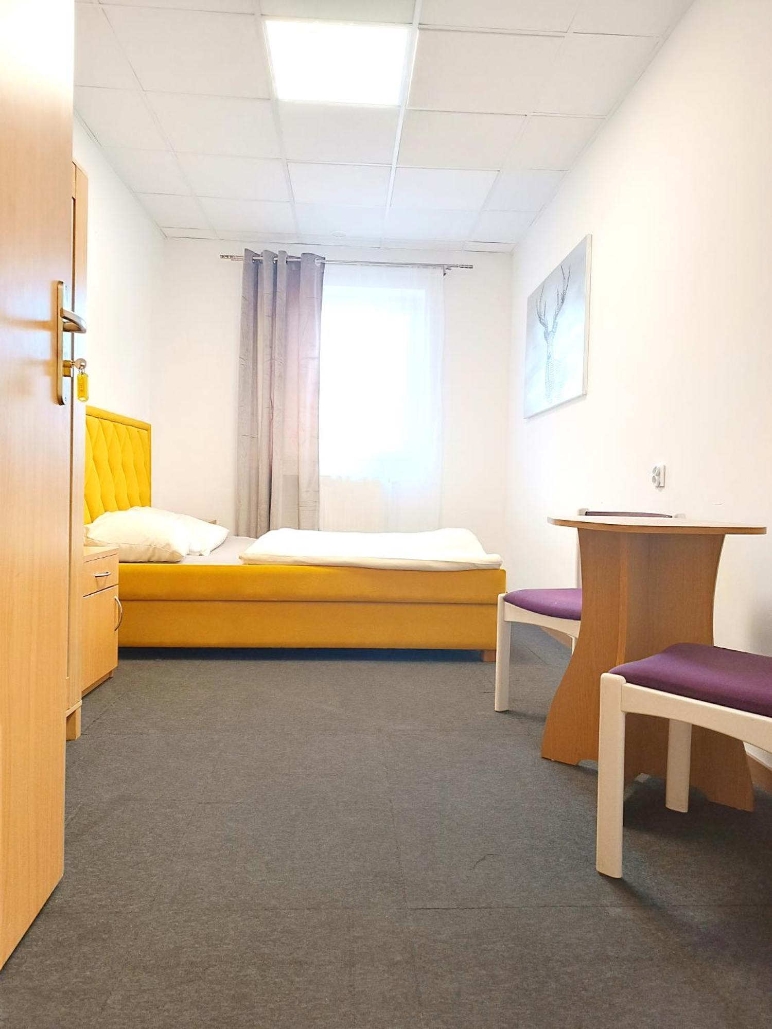 Hostel Krosnienska 12 Zielona Góra Kültér fotó