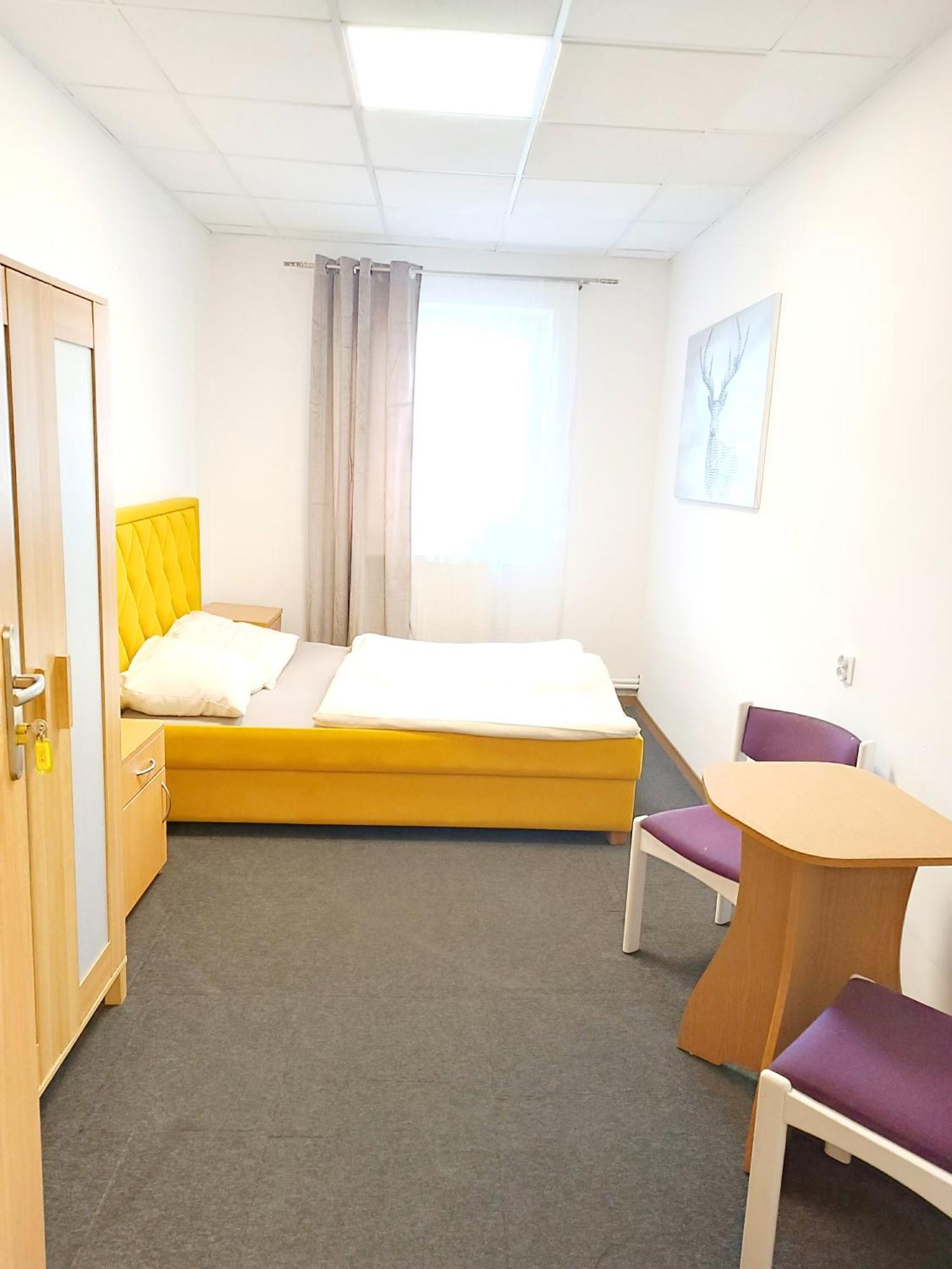Hostel Krosnienska 12 Zielona Góra Kültér fotó