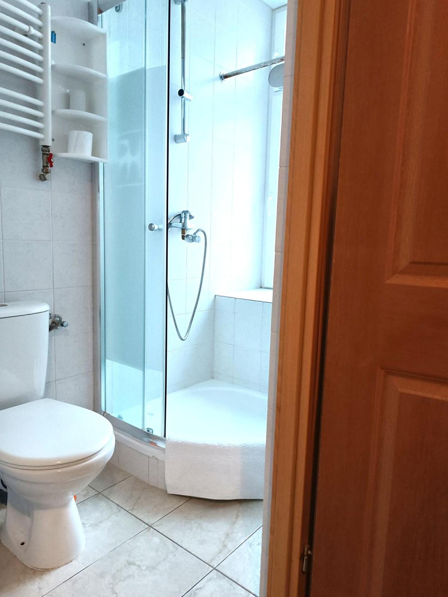 Hostel Krosnienska 12 Zielona Góra Kültér fotó