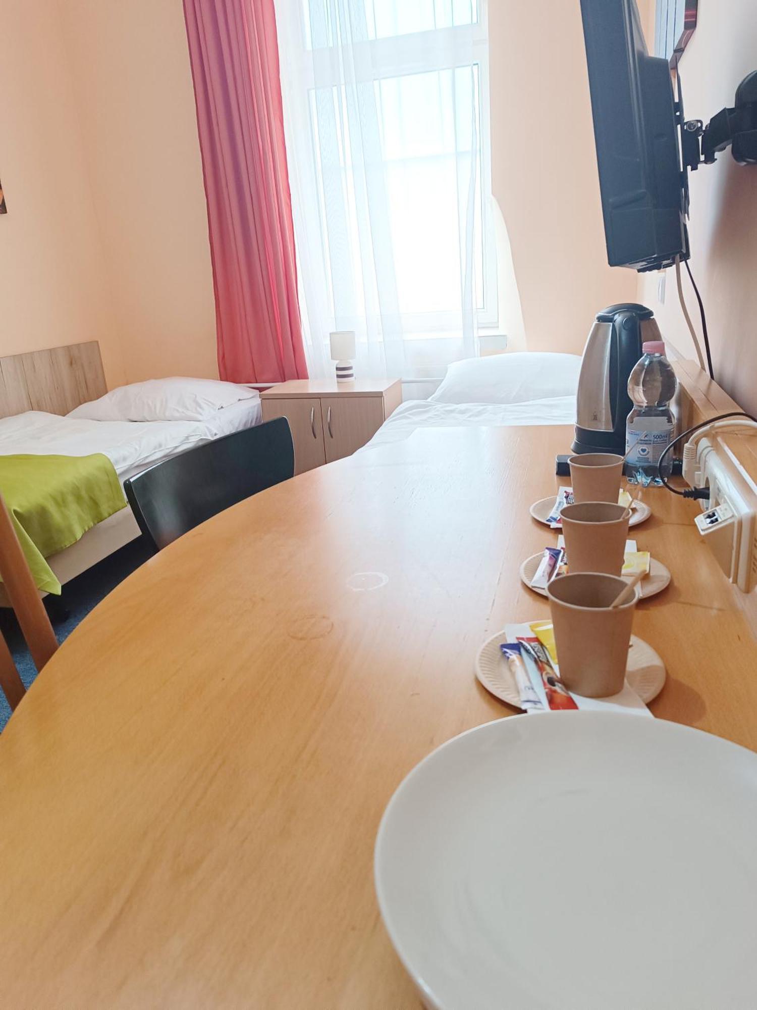 Hostel Krosnienska 12 Zielona Góra Kültér fotó