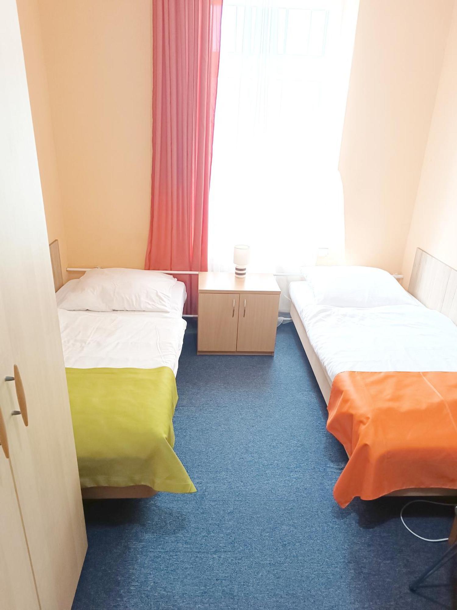 Hostel Krosnienska 12 Zielona Góra Kültér fotó