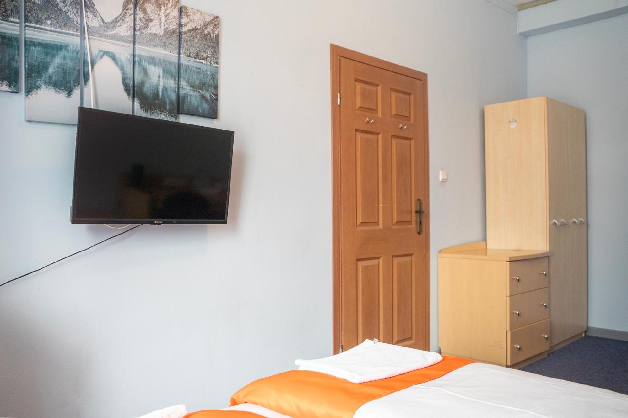 Hostel Krosnienska 12 Zielona Góra Kültér fotó