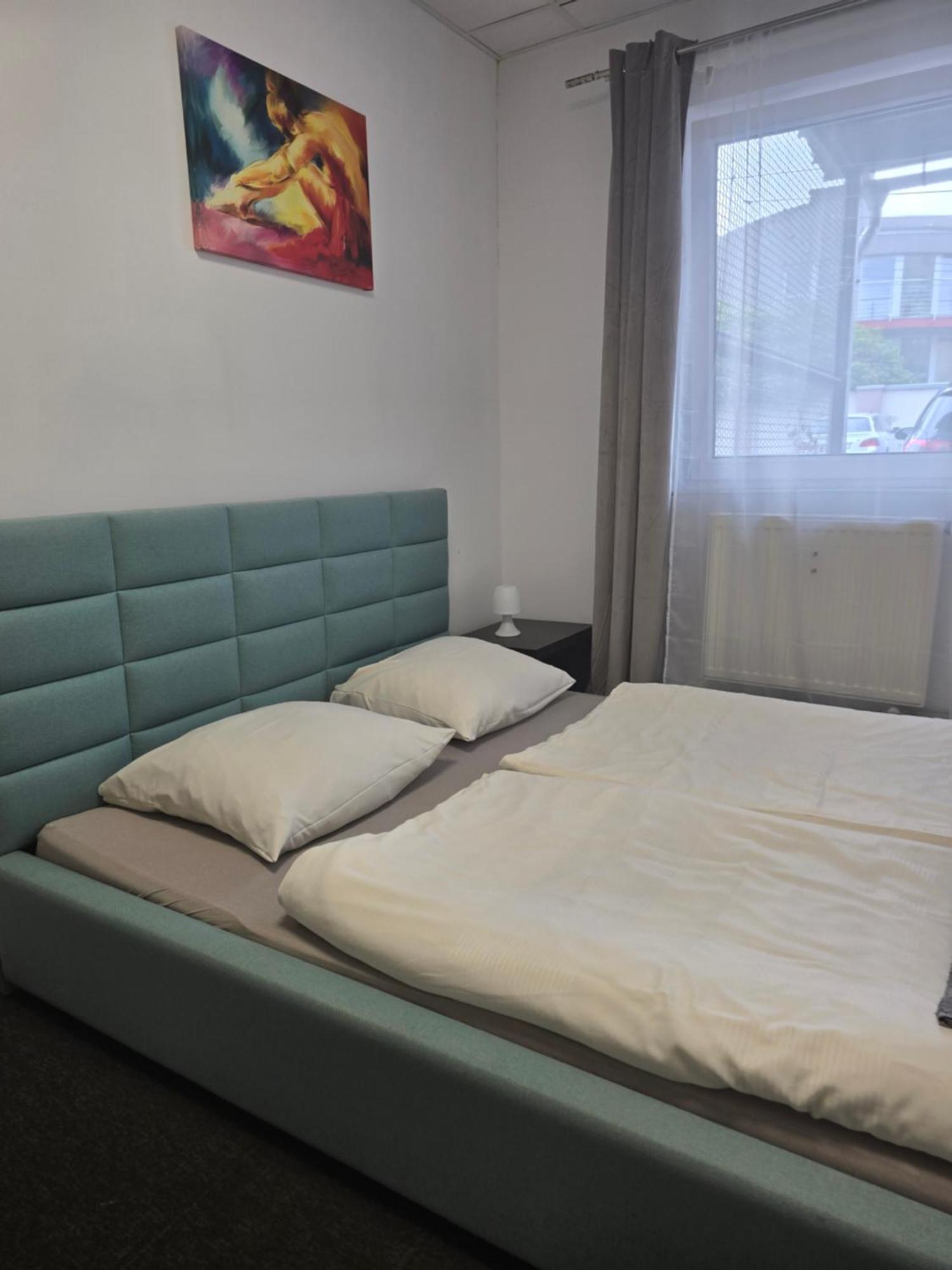 Hostel Krosnienska 12 Zielona Góra Kültér fotó