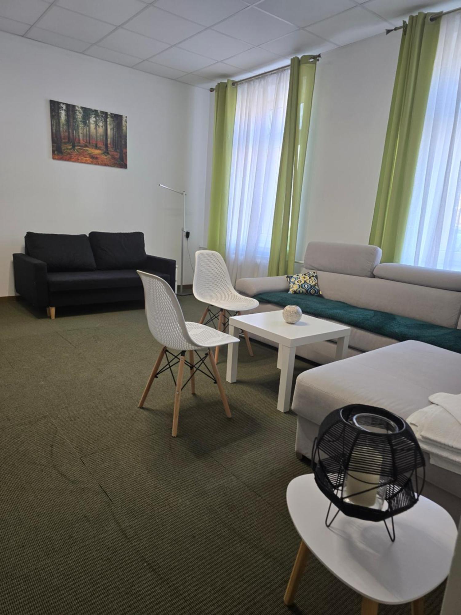Hostel Krosnienska 12 Zielona Góra Kültér fotó