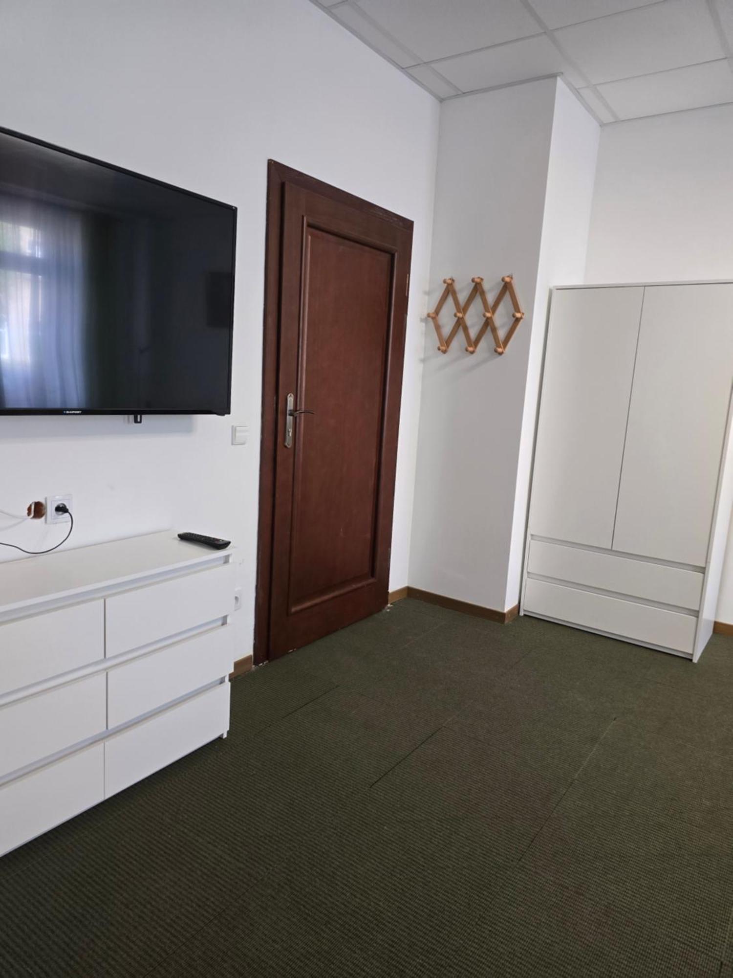 Hostel Krosnienska 12 Zielona Góra Kültér fotó